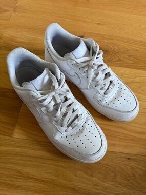 Nike Air White Low-Top Leather Sneakers Sz 11